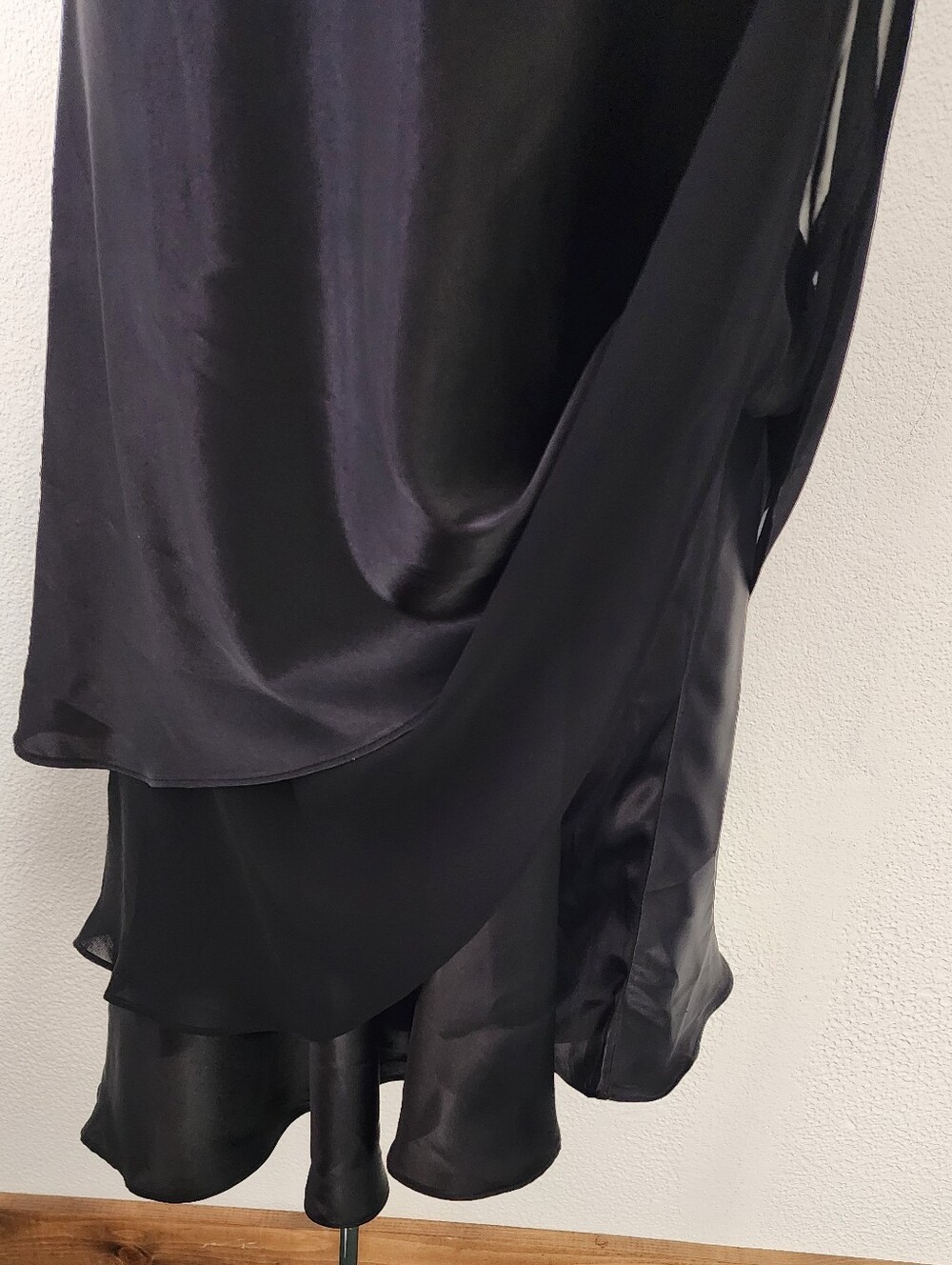 Karin Stevins Dress Satin Cocktail Layered Tiered Sleeveless Black Size 8 - Picture 4 of 9